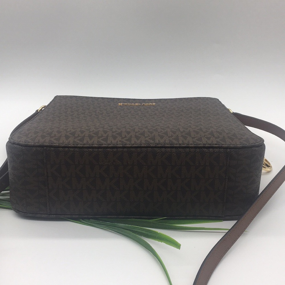 Michael Kors LG MESSENGER Crossbody BROWN - Picture 12 of 16